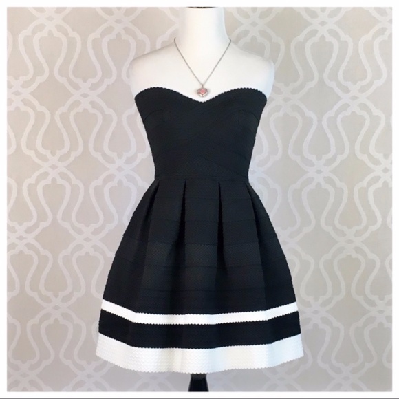 Sans Souci Dresses & Skirts - Sweetheart Corset Bandage Party Dress